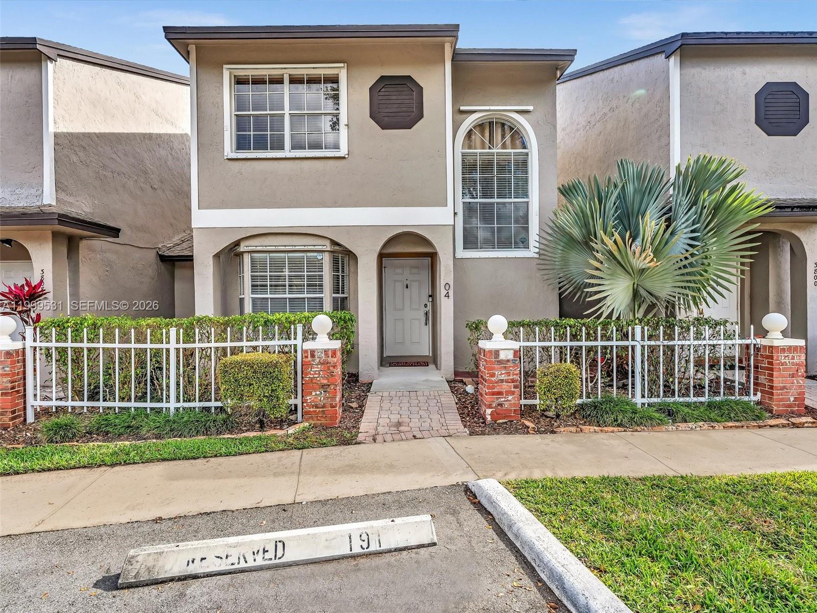 Ver detalles 3804 3 / 3 1444 sq. ft. $ 2026-06-17 0 foto