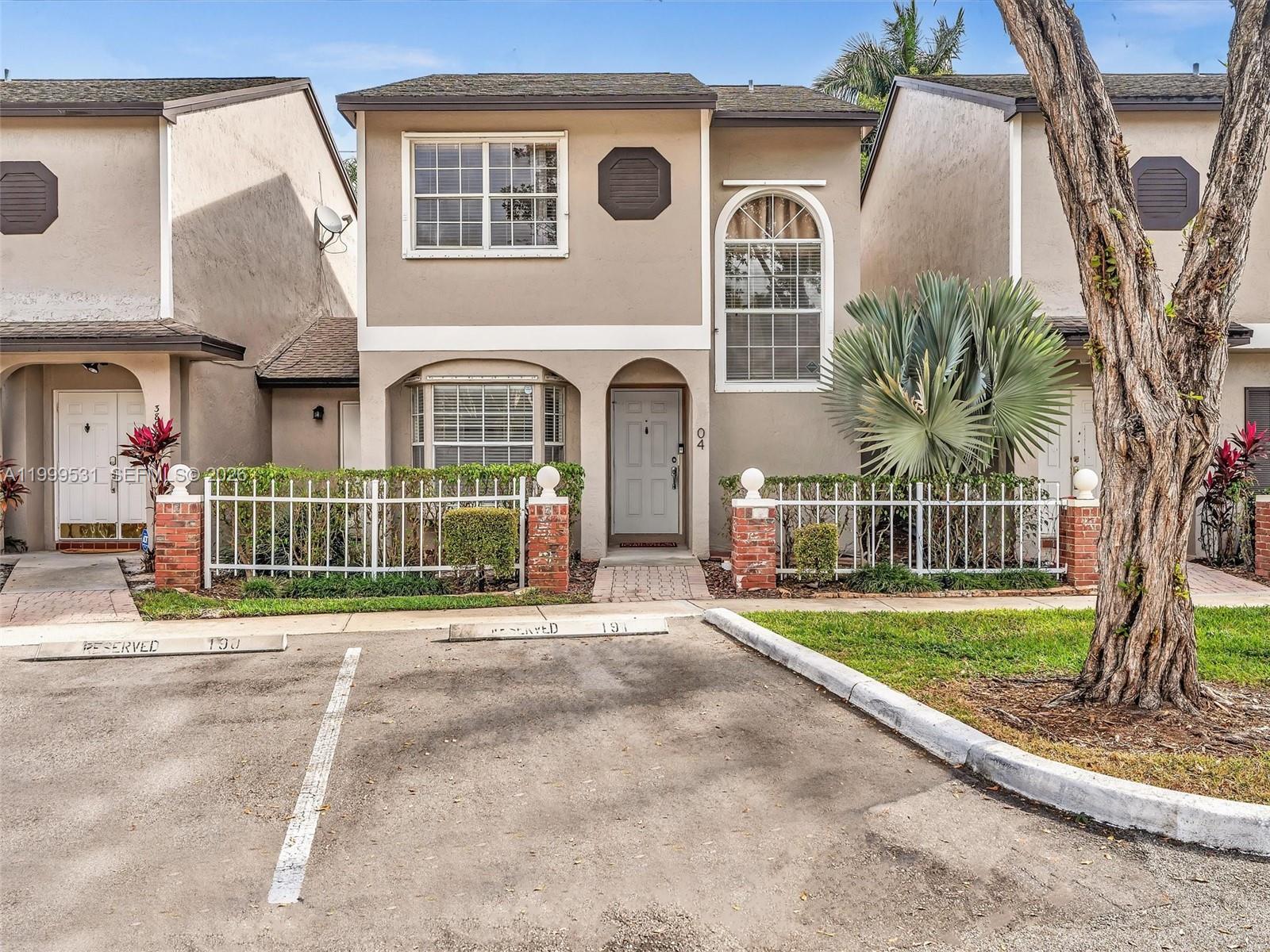 Ver detalles 3804 3 / 3 1444 sq. ft. $ 2026-06-17 0 foto