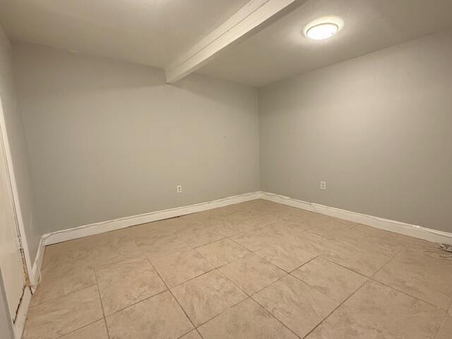 Ver detalles 4904 4 / 2 1404 sq. ft. $ 2026-06-19 0 foto