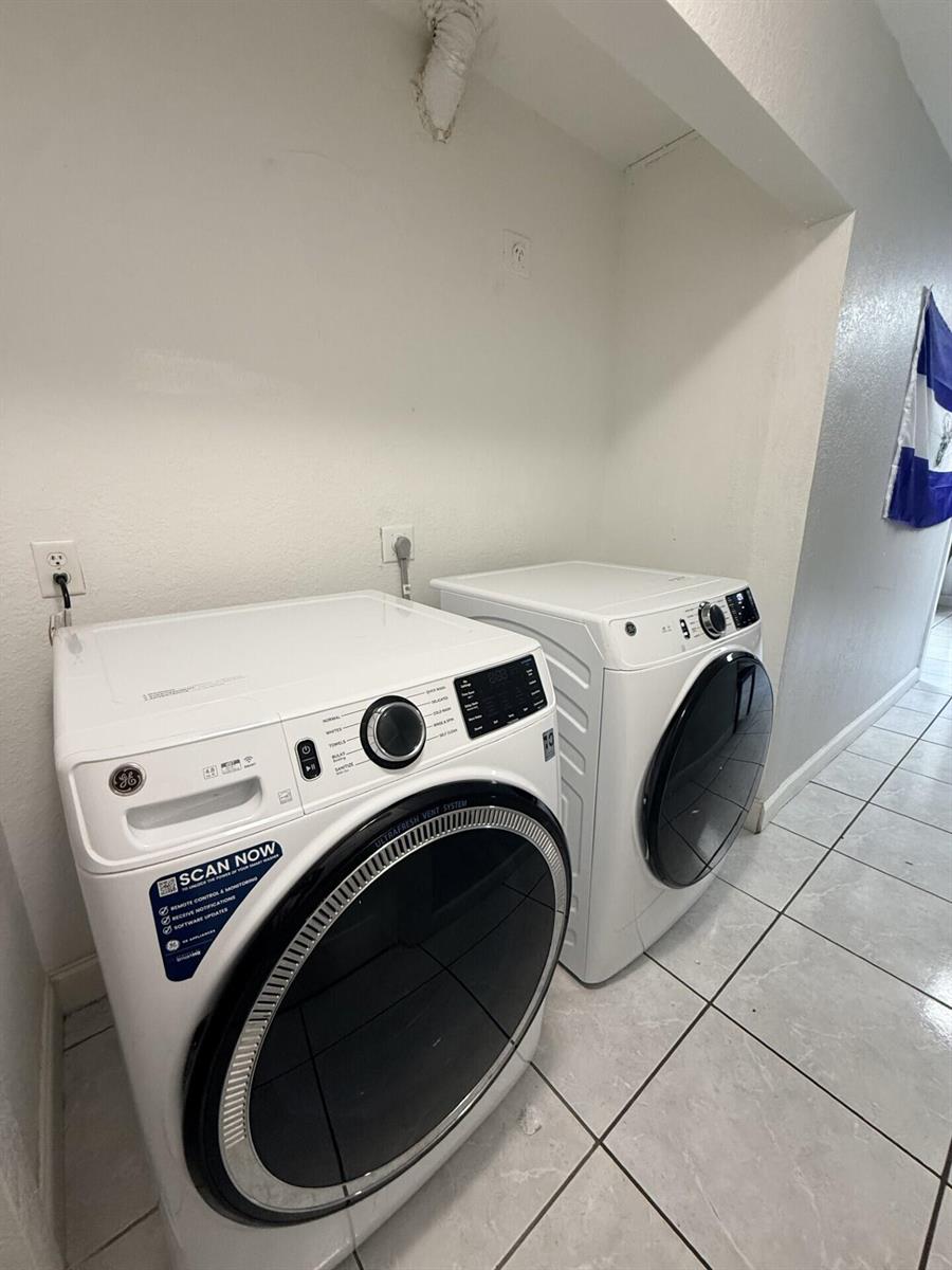 Ver detalles 4904 4 / 2 1404 sq. ft. $ 2026-06-19 0 foto