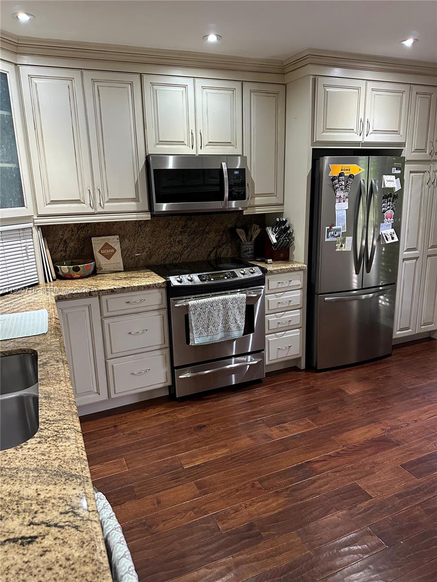 Photo of 925 26th Ave  (925), Hallandale Beach, Florida, 33009 - 