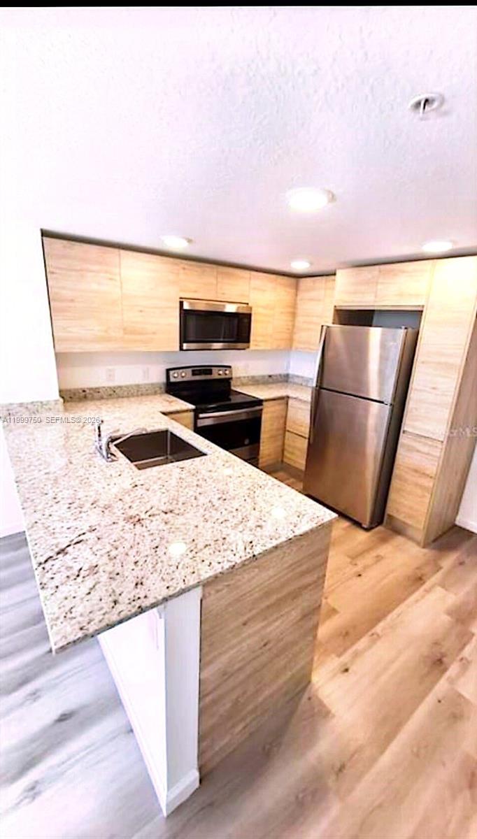 Ver detalles 205 2 / 2 sq. ft. $ 2026-04-13 0 foto