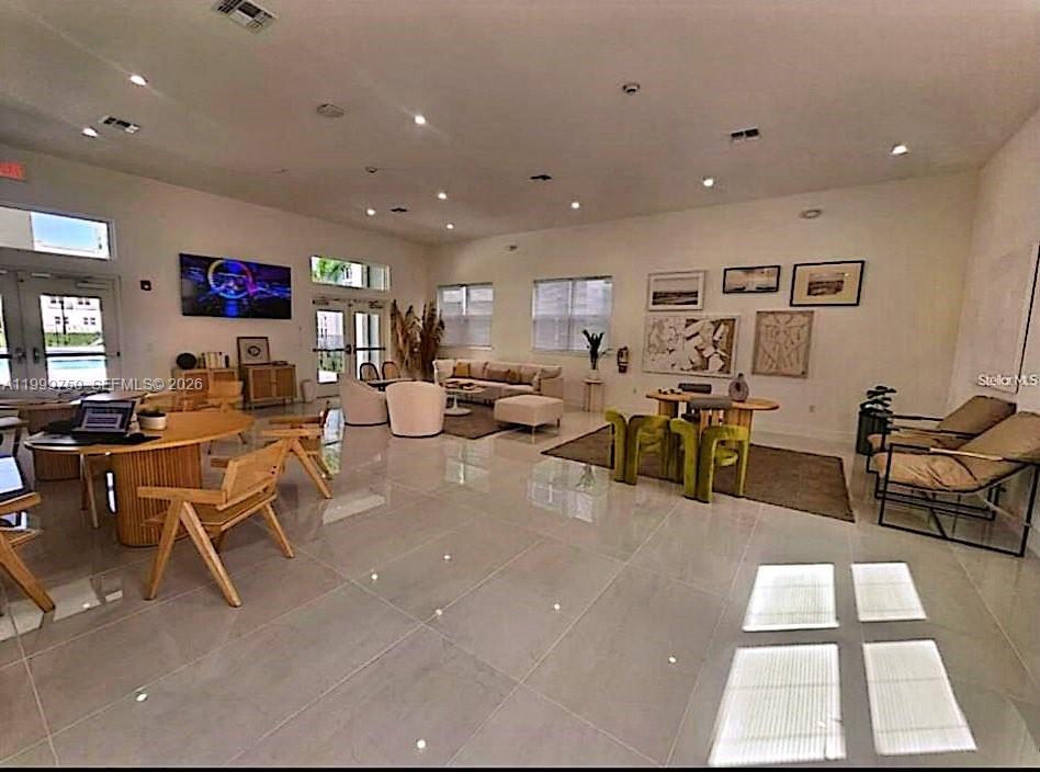 Ver detalles 205 2 / 2 sq. ft. $ 2026-04-13 0 foto