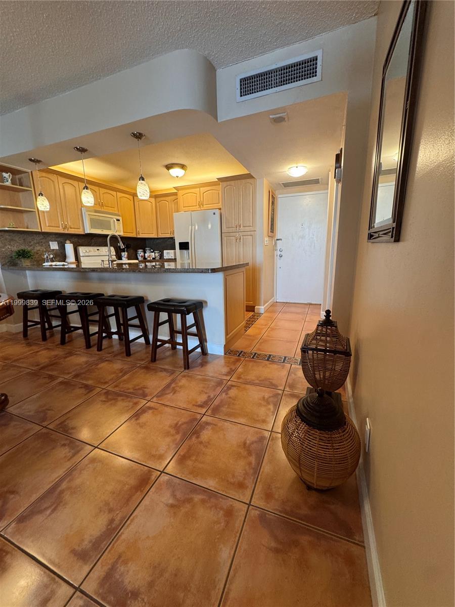 Photo of 3725 Ocean Dr  #421, Hollywood, Florida, 33019 - 