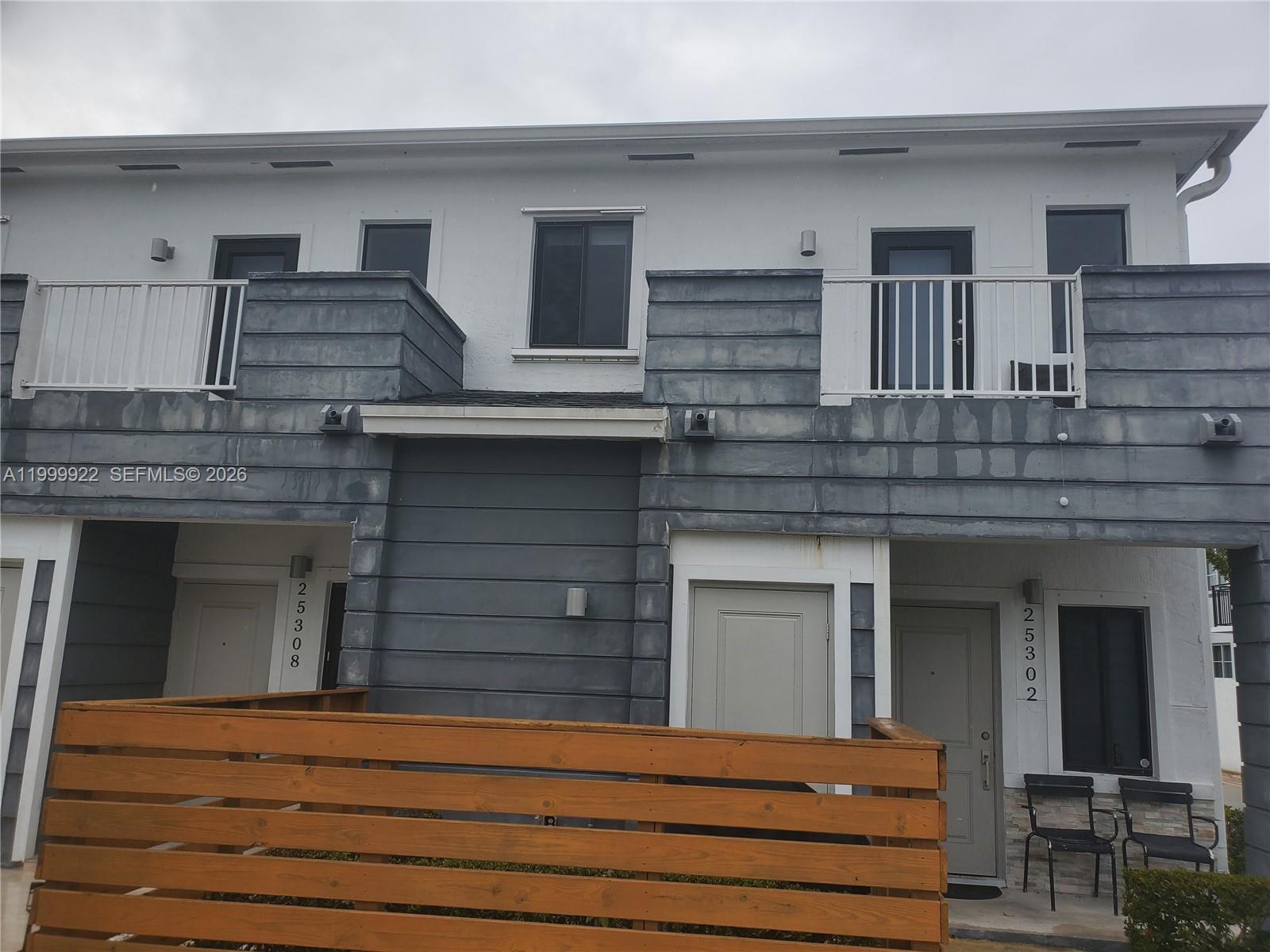 25302 3 / 3 1408 sq. ft. $ 2026-04-13 0 Photo