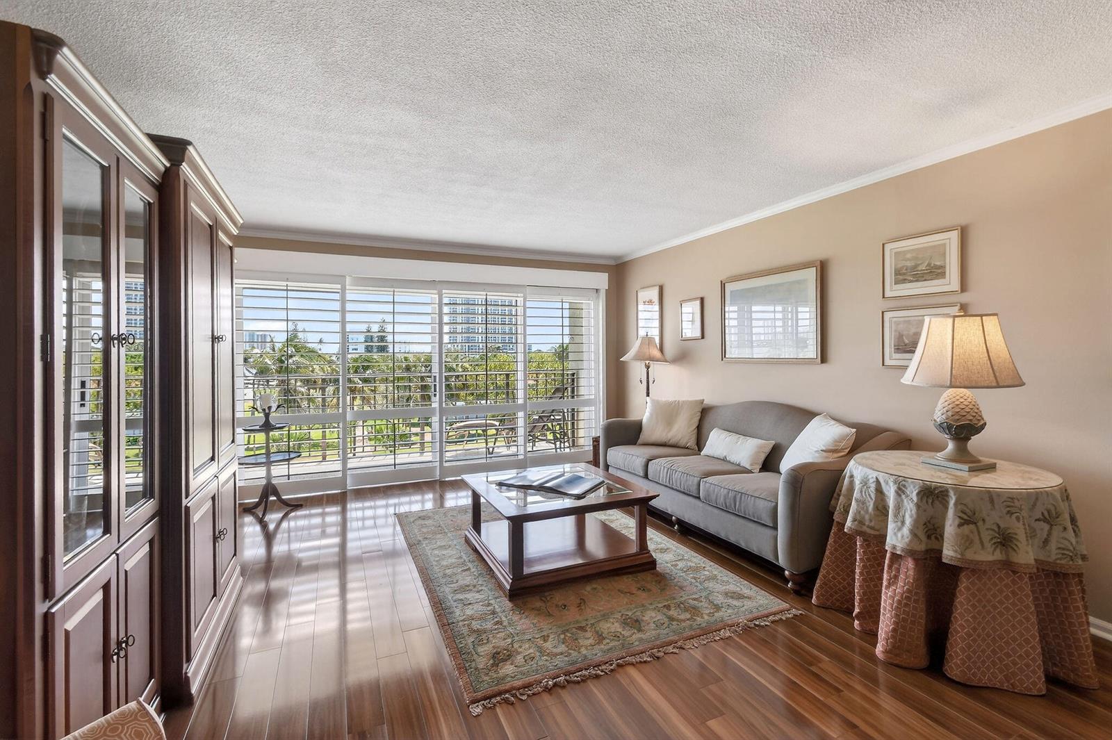 Ver detalles 414 2 / 2 1440 sq. ft. $ 2026-06-12 0 foto