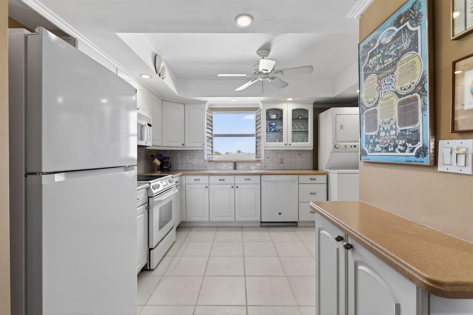 Ver detalles 414 2 / 2 1440 sq. ft. $ 2026-06-12 0 foto