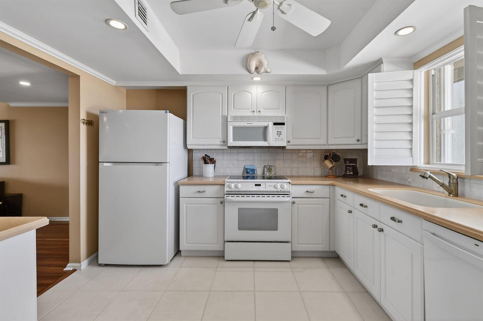 Ver detalles 414 2 / 2 1440 sq. ft. $ 2026-06-12 0 foto