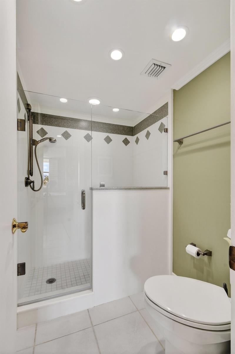 Ver detalles 414 2 / 2 1440 sq. ft. $ 2026-06-12 0 foto