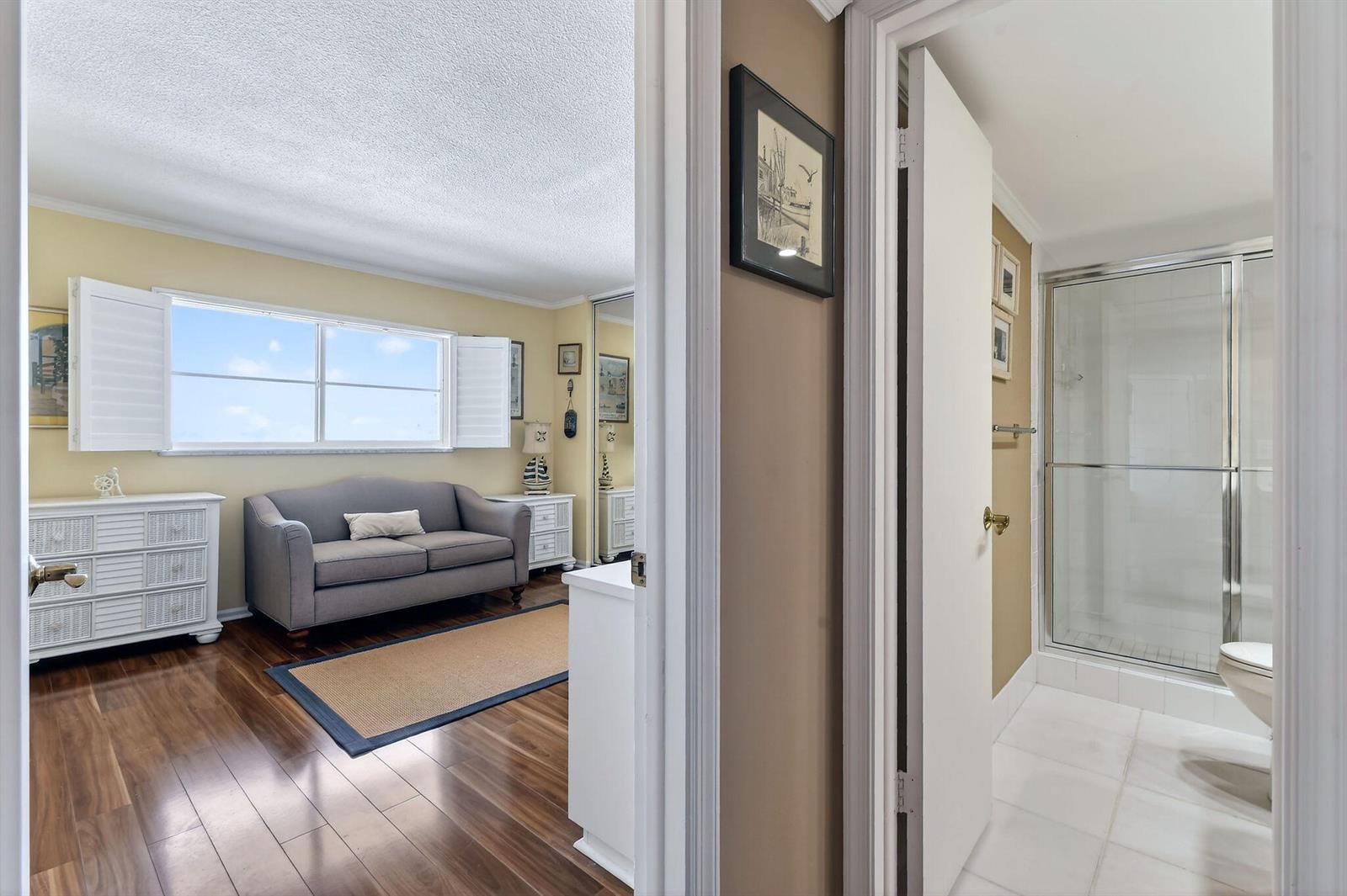Ver detalles 414 2 / 2 1440 sq. ft. $ 2026-06-12 0 foto