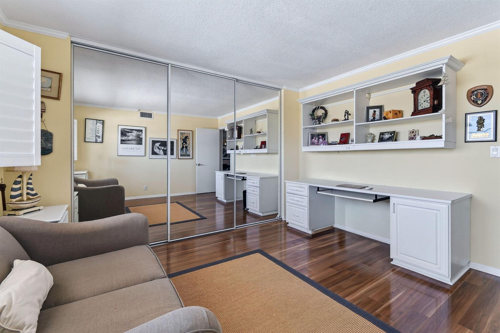 Ver detalles 414 2 / 2 1440 sq. ft. $ 2026-06-12 0 foto