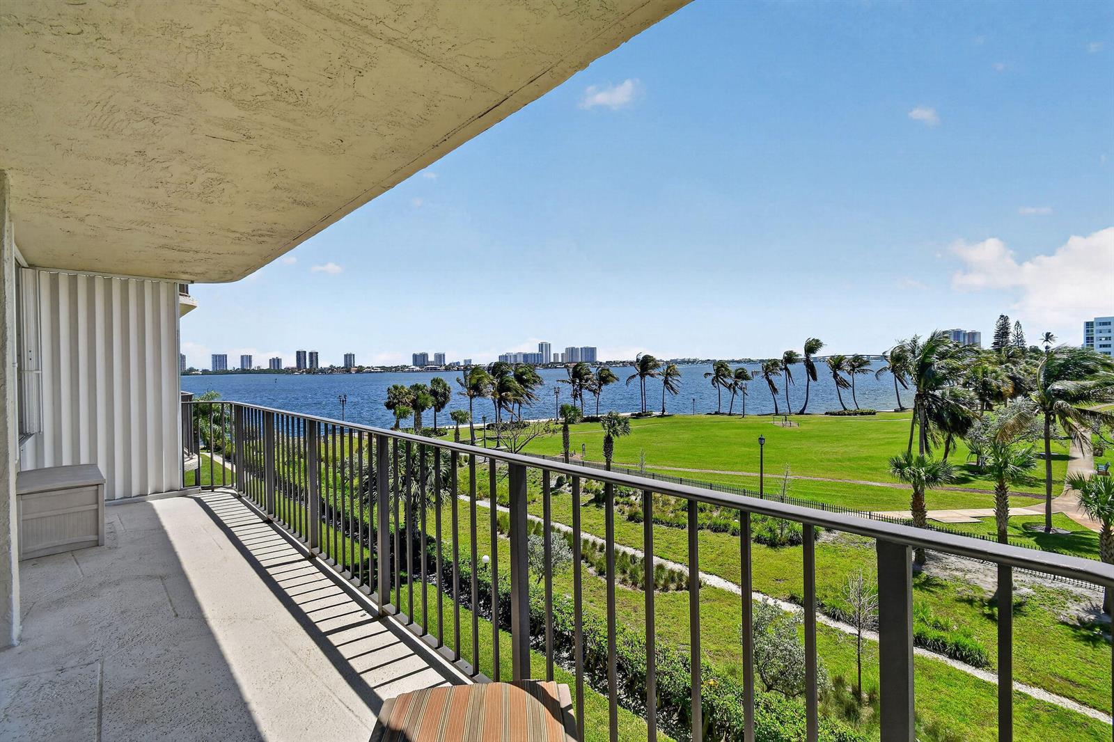 Ver detalles 414 2 / 2 1440 sq. ft. $ 2026-06-12 0 foto