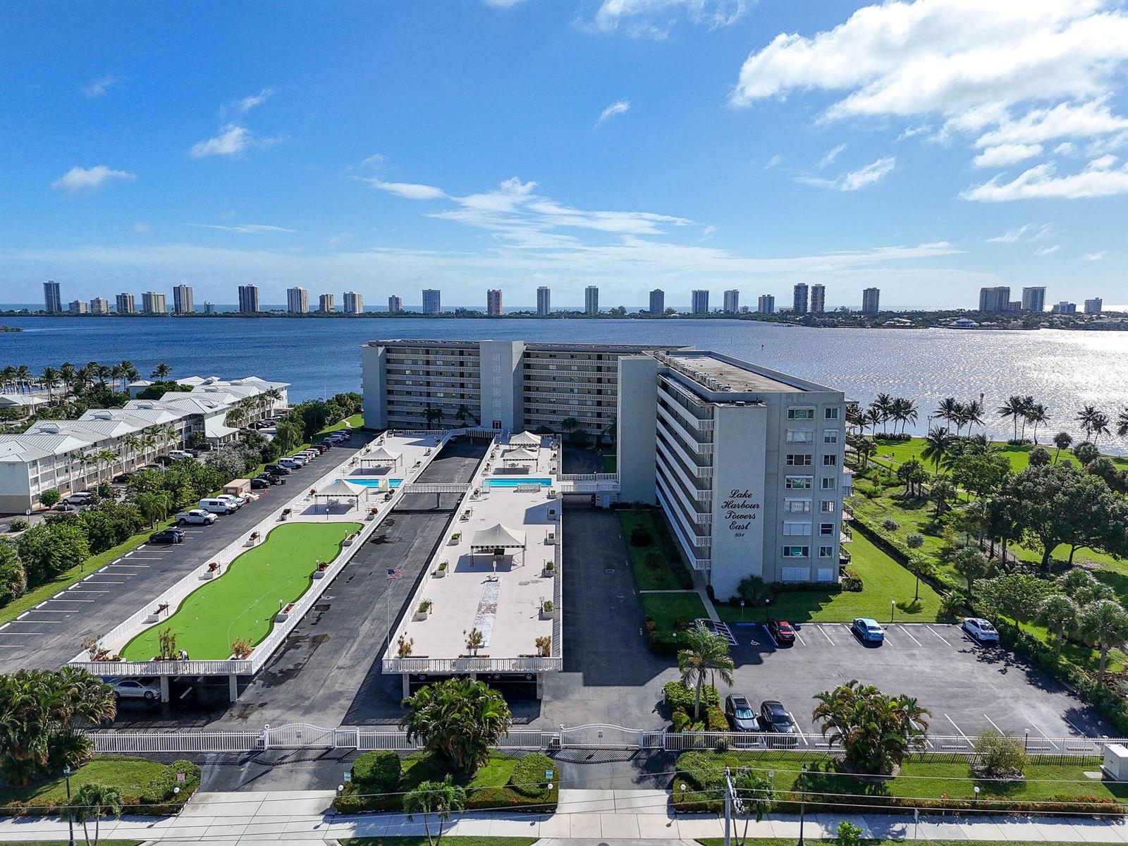 Ver detalles 414 2 / 2 1440 sq. ft. $ 2026-06-12 0 foto
