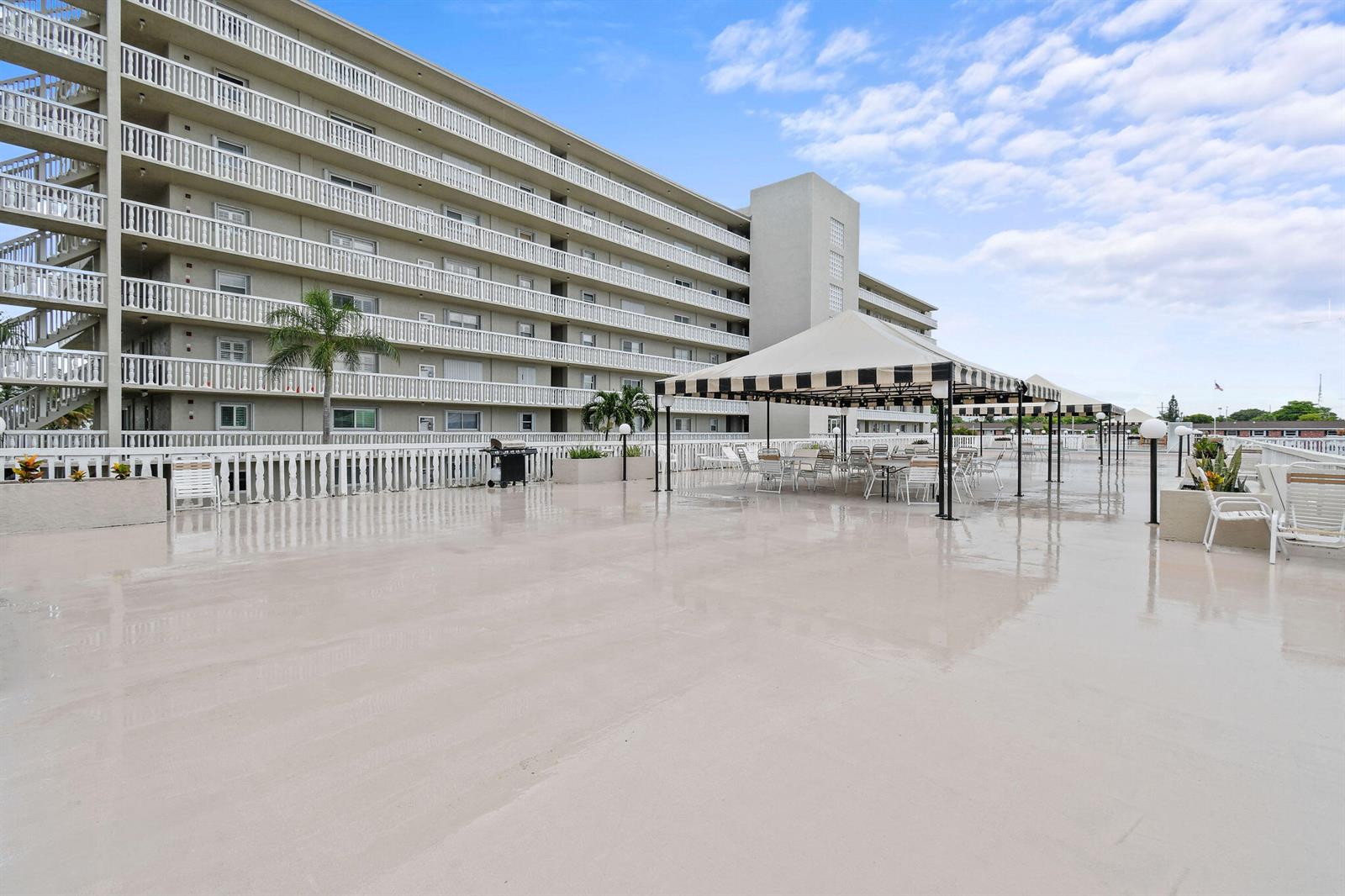Ver detalles 414 2 / 2 1440 sq. ft. $ 2026-06-12 0 foto