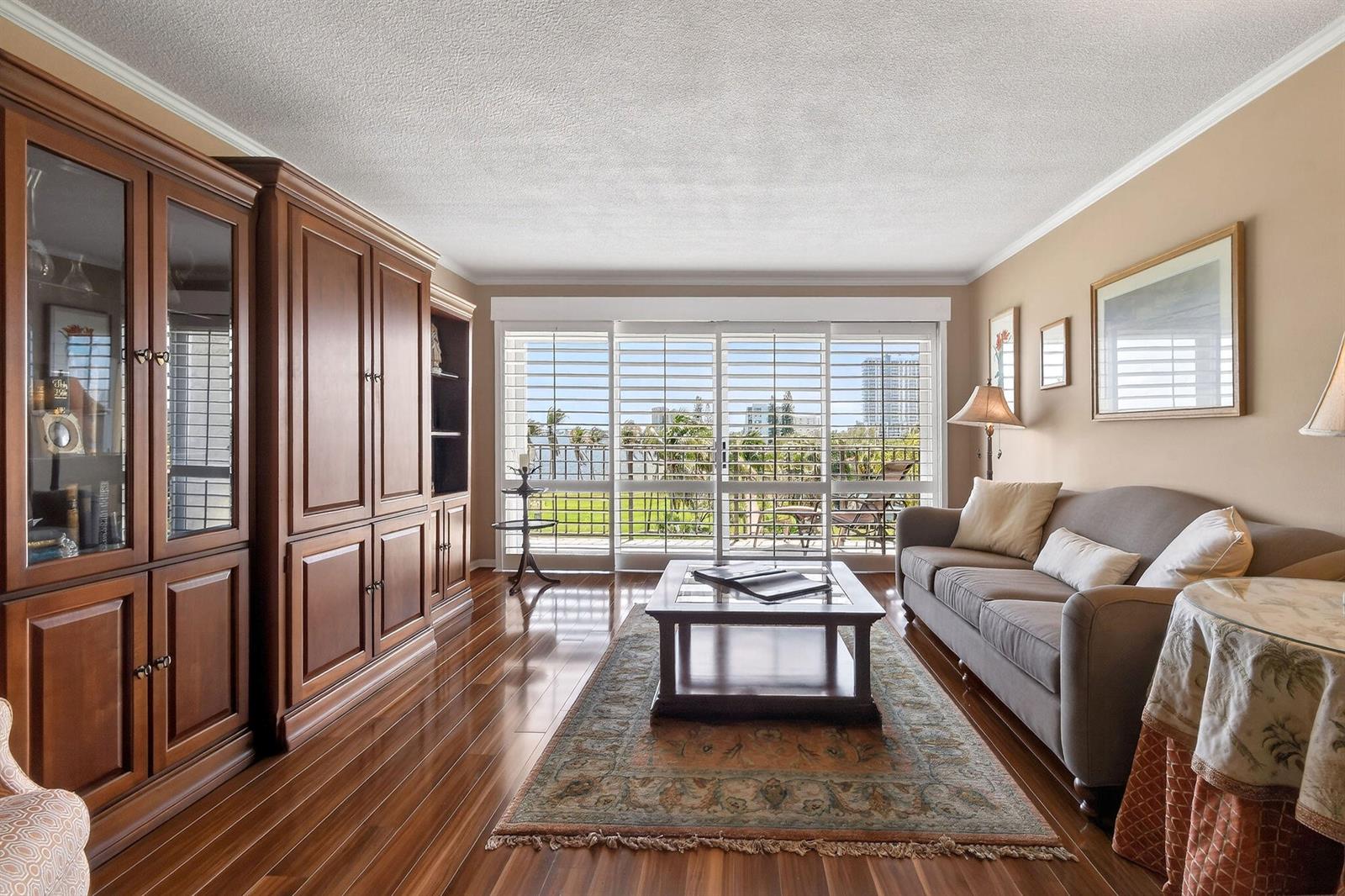 Ver detalles 414 2 / 2 1440 sq. ft. $ 2026-06-12 0 foto