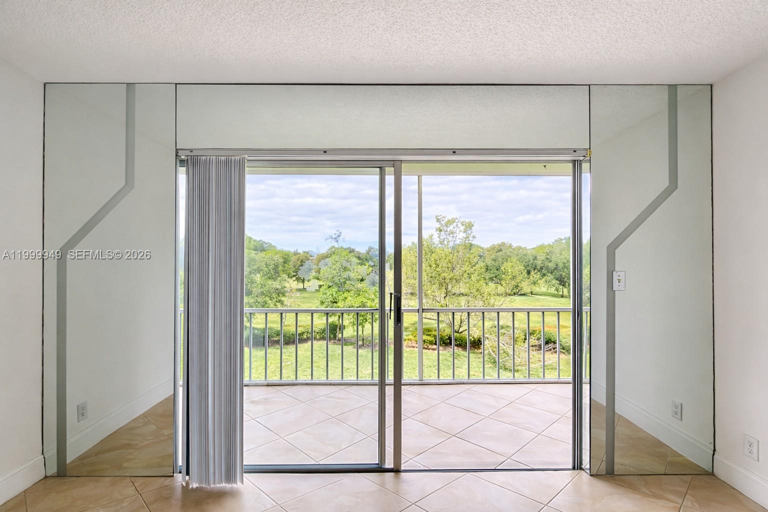 See details 302 1 / 2 775 sq. ft. $ 2026-05-05 0 Photo