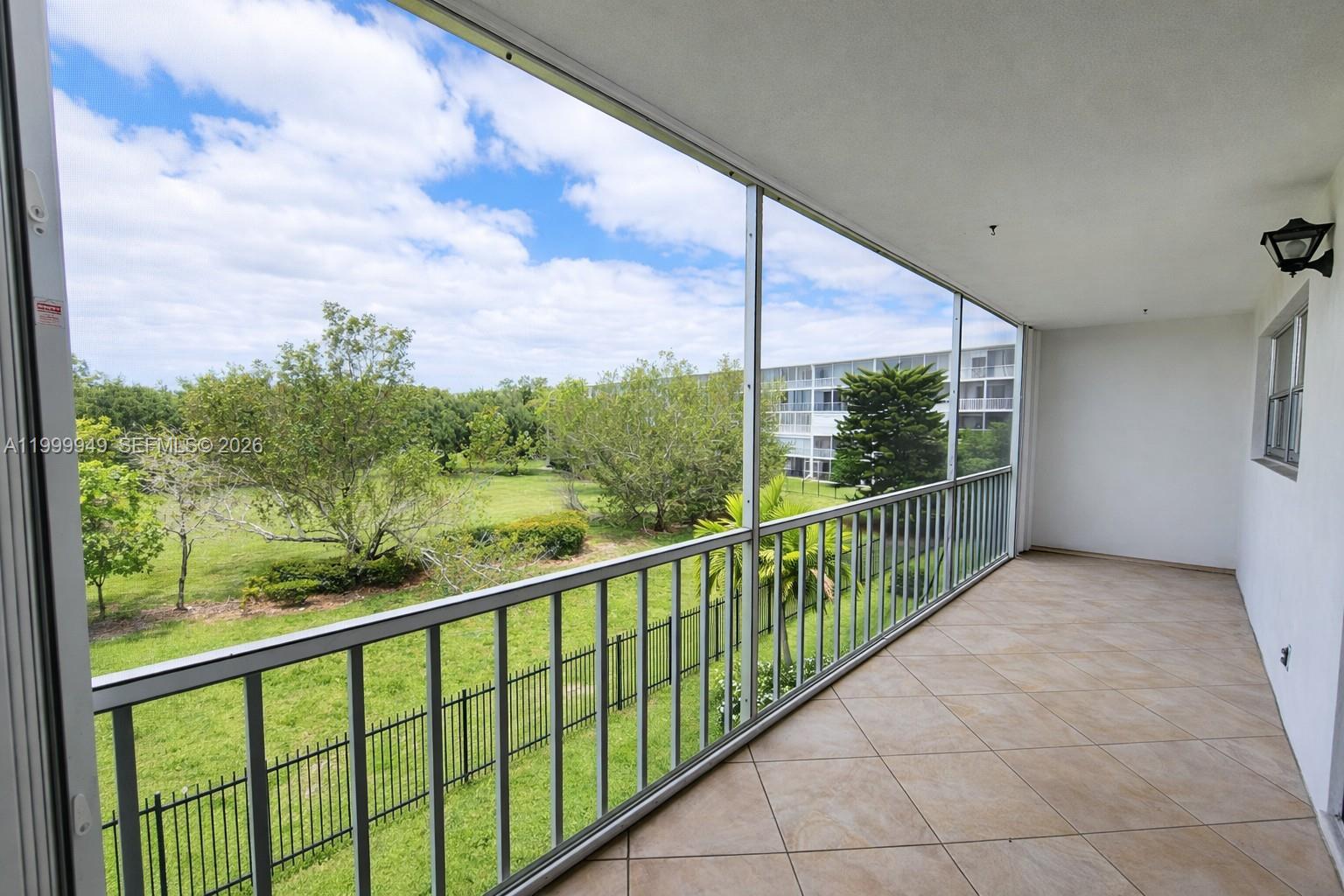 See details 302 1 / 2 775 sq. ft. $ 2026-05-05 0 Photo