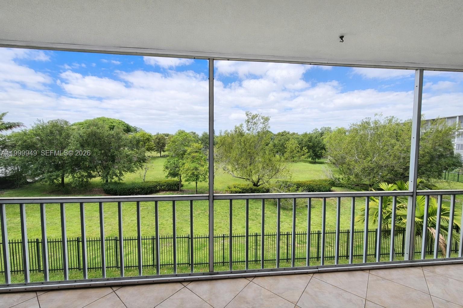 See details 302 1 / 2 775 sq. ft. $ 2026-05-05 0 Photo
