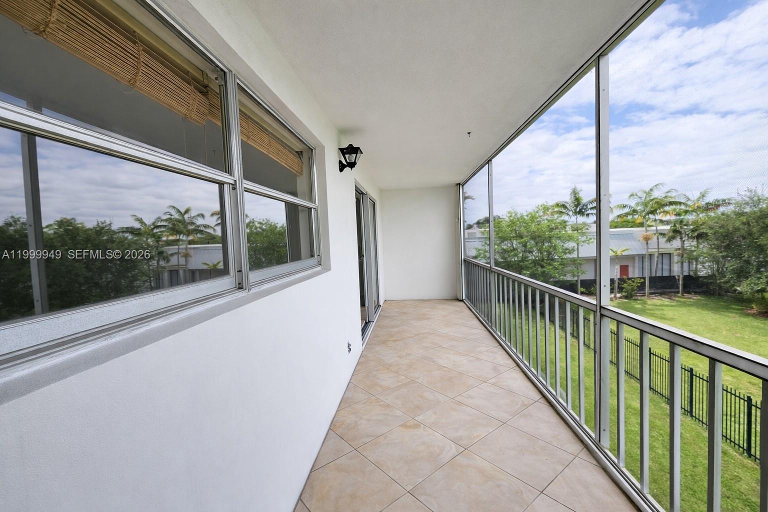 See details 302 1 / 2 775 sq. ft. $ 2026-05-05 0 Photo