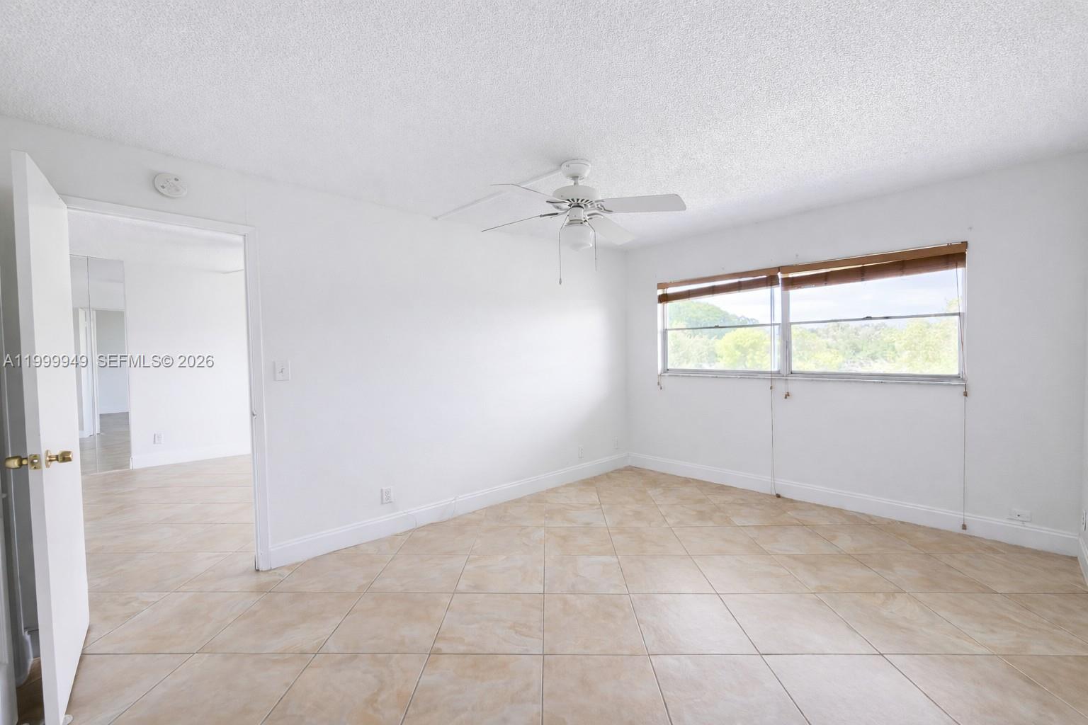 See details 302 1 / 2 775 sq. ft. $ 2026-05-05 0 Photo