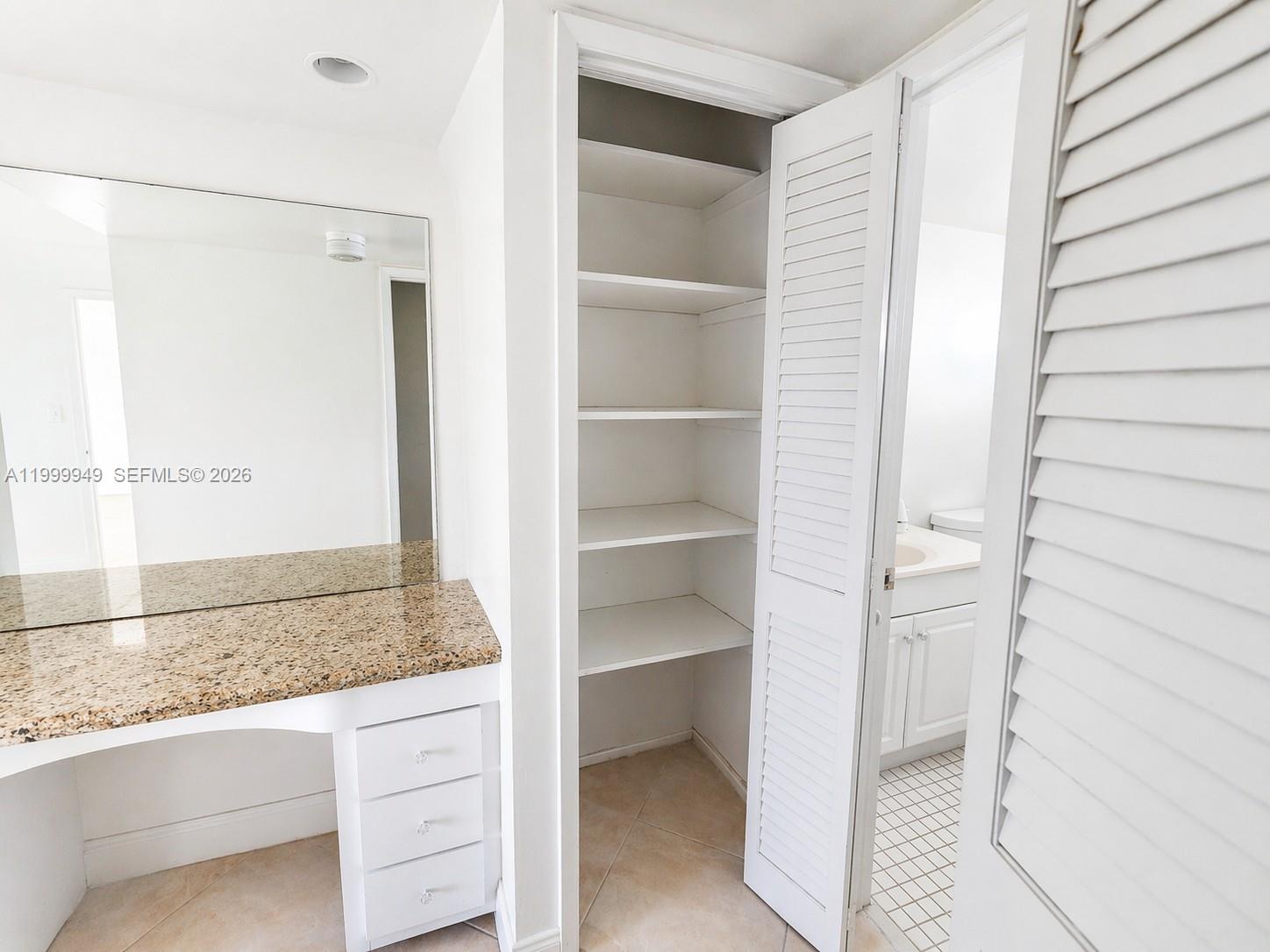 See details 302 1 / 2 775 sq. ft. $ 2026-05-05 0 Photo