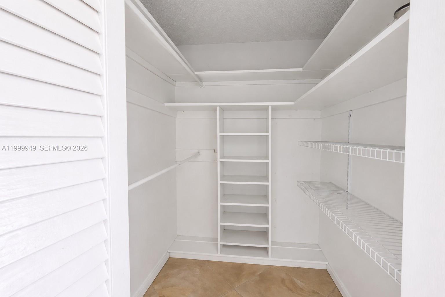 See details 302 1 / 2 775 sq. ft. $ 2026-05-05 0 Photo