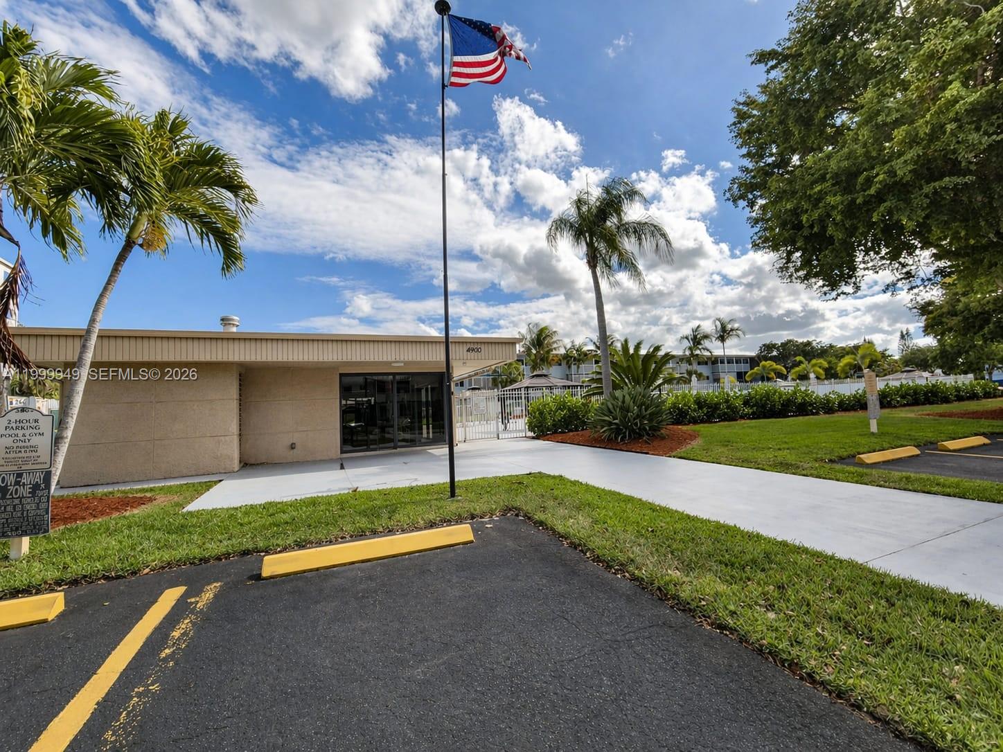 See details 302 1 / 2 775 sq. ft. $ 2026-05-05 0 Photo