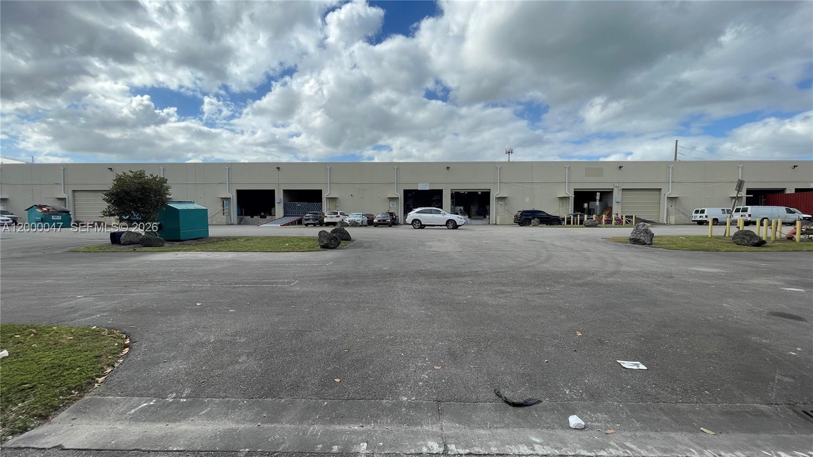 160  /   sq. ft. $ 2026-04-13 0 Photo