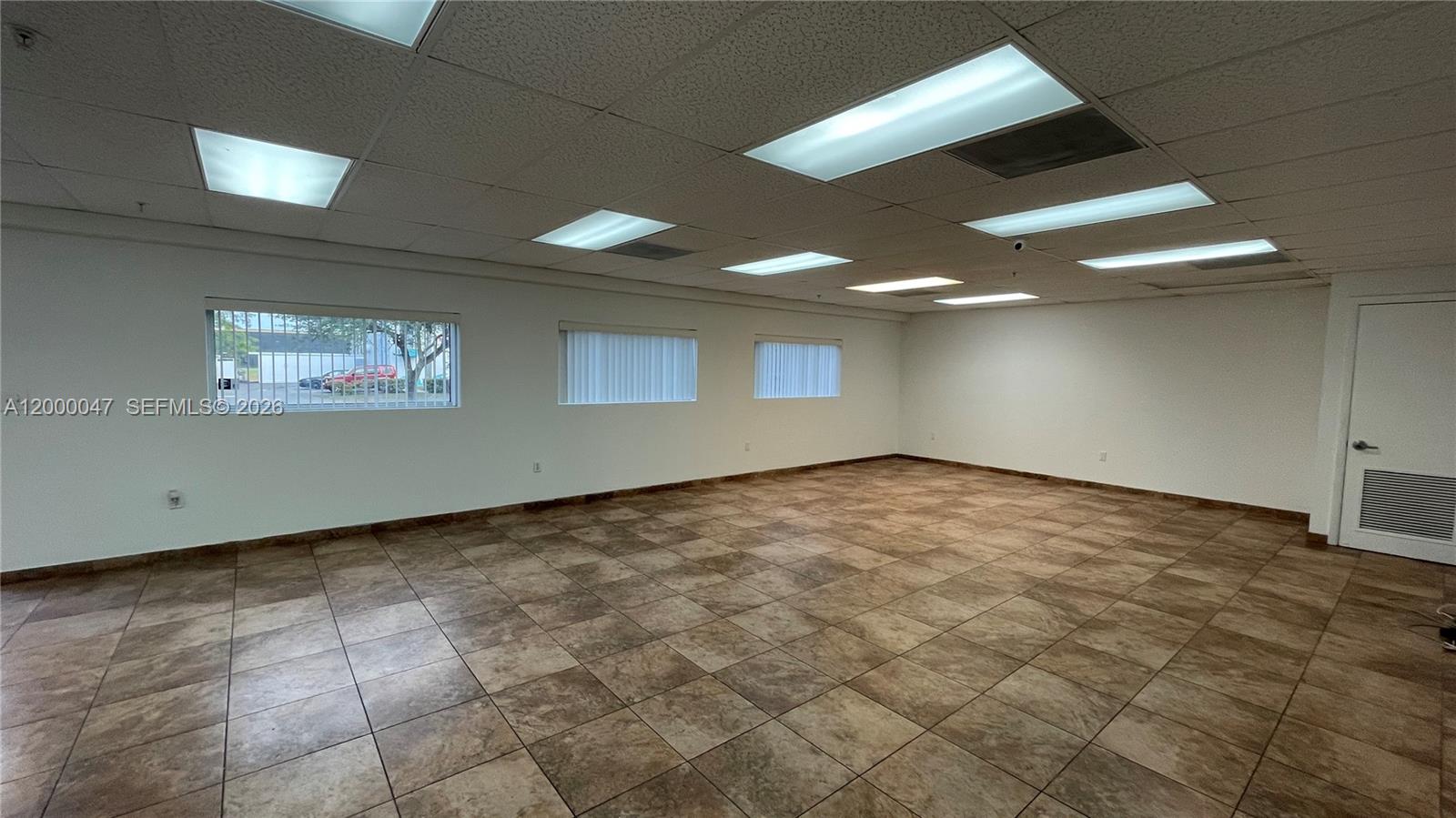 160  /   sq. ft. $ 2026-04-13 0 Photo