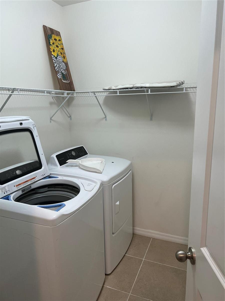 Ver detalles 80 4 / 2 2319 sq. ft. $ 2026-06-19 0 foto