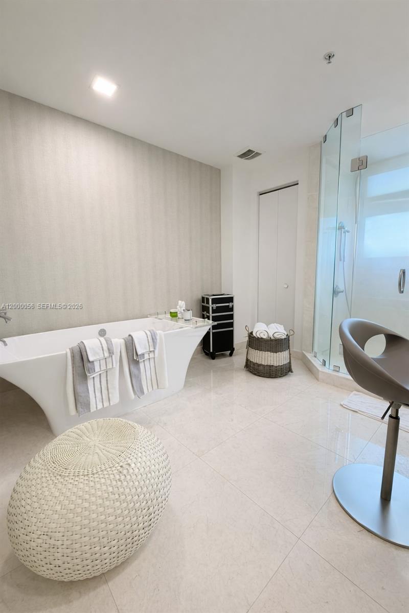 Photo of 17301 Biscayne Blvd  #308, North Miami Beach, Florida, 33160 - Primary Bathroom
