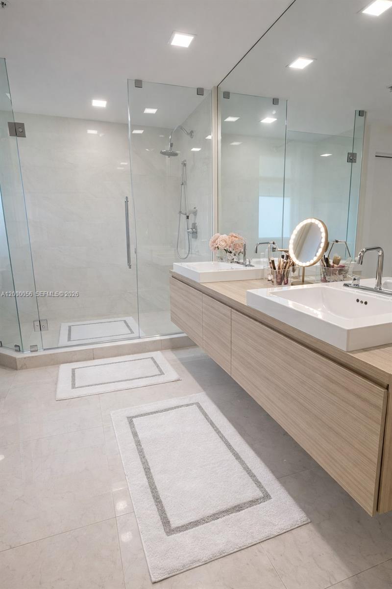 Photo of 17301 Biscayne Blvd  #308, North Miami Beach, Florida, 33160 - Primary Bathroom
