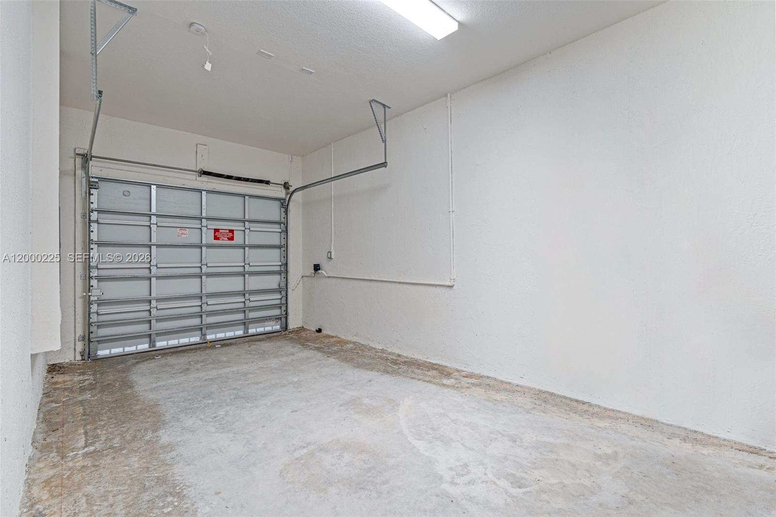 1100 3 / 3 1331 sq. ft. $ 2026-04-13 0 Photo