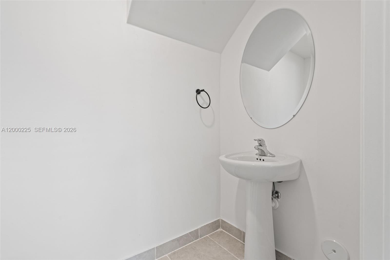 1100 3 / 3 1331 sq. ft. $ 2026-04-13 0 Photo