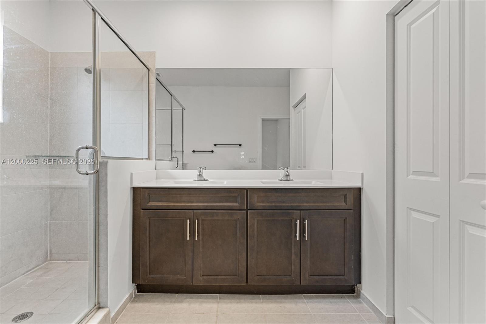 1100 3 / 3 1331 sq. ft. $ 2026-04-13 0 Photo