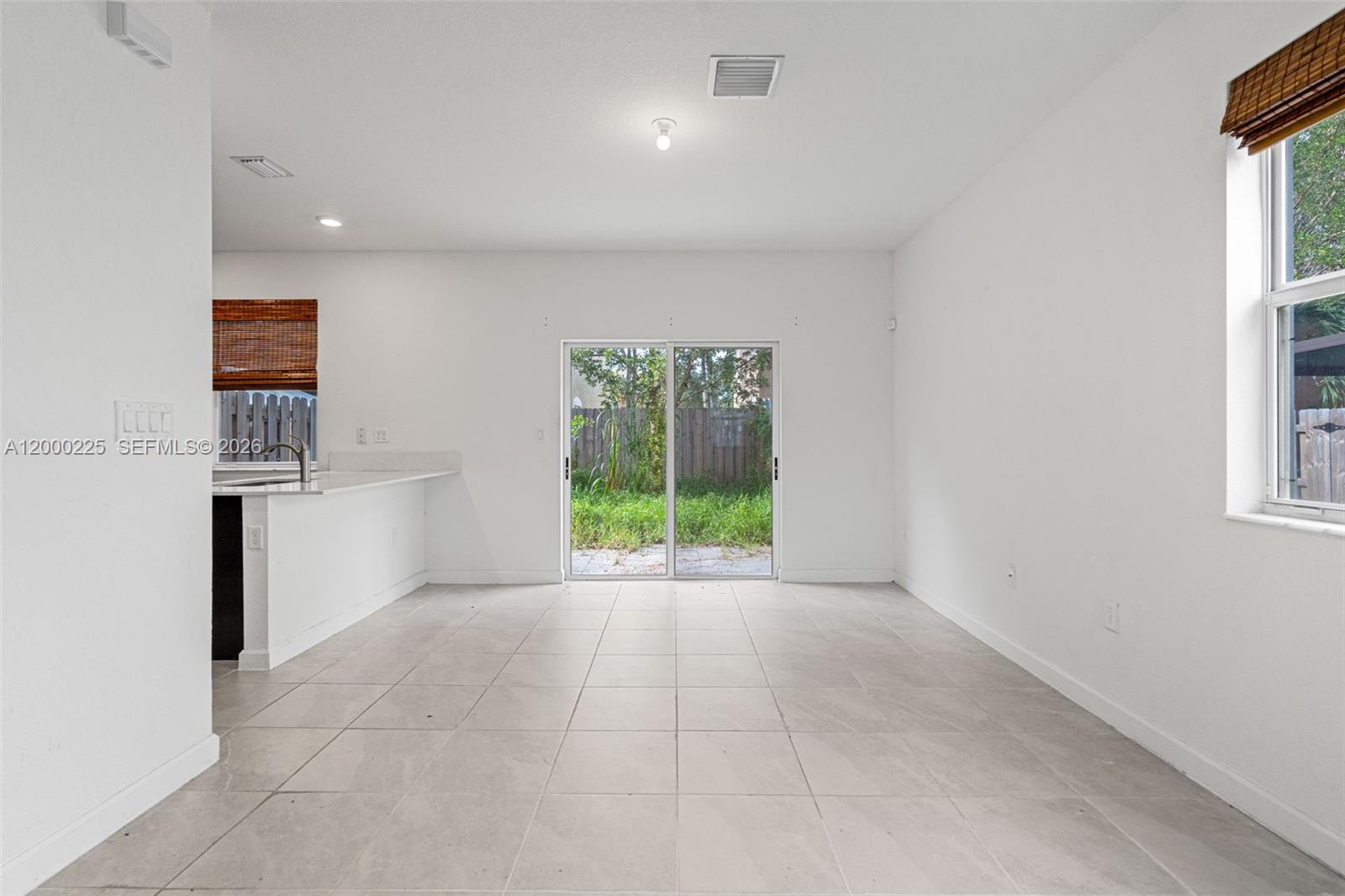 1100 3 / 3 1331 sq. ft. $ 2026-04-13 0 Photo