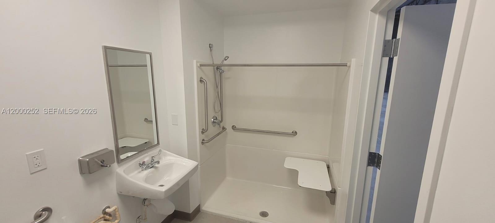 Bay 16  /   sq. ft. $ 2026-04-13 0 Photo