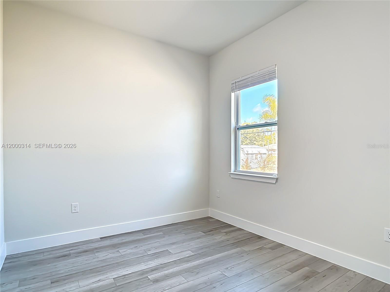 Ver detalles 18374 4 / 3 1695 sq. ft. $ 2026-04-13 0 foto