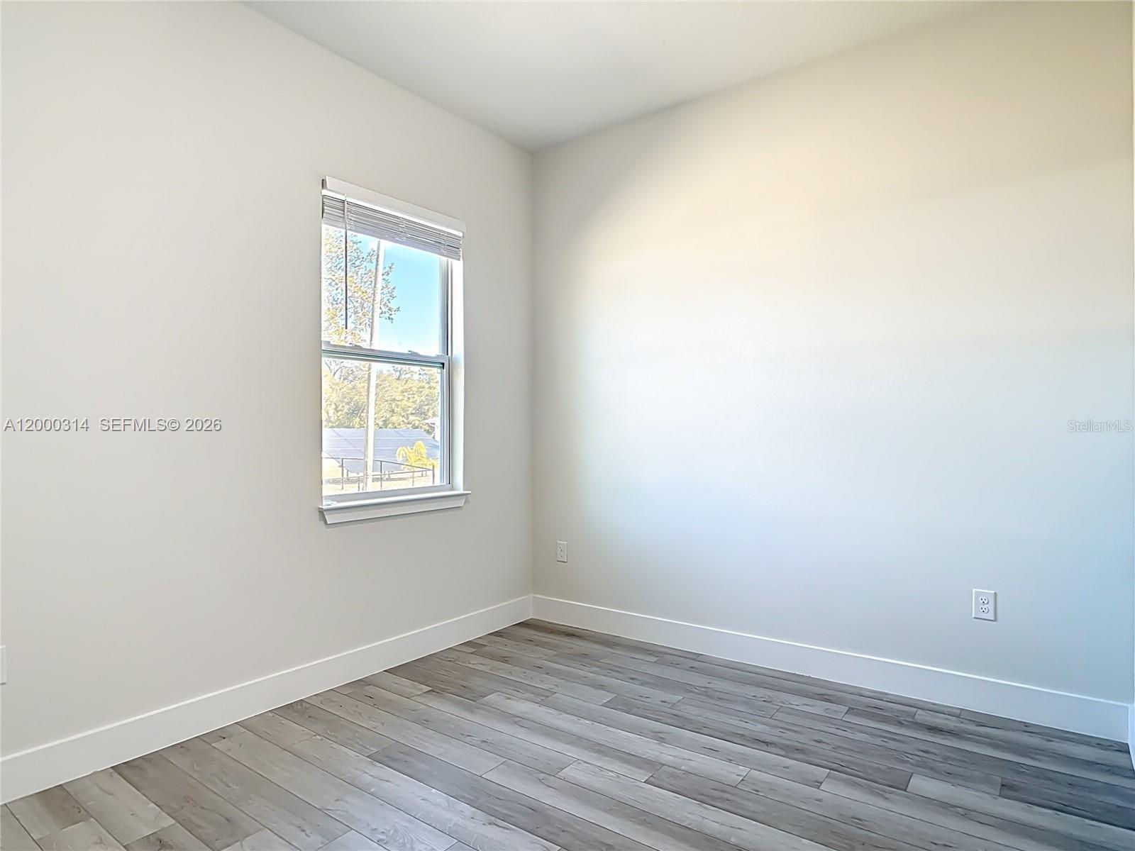 Ver detalles 18374 4 / 3 1695 sq. ft. $ 2026-04-13 0 foto