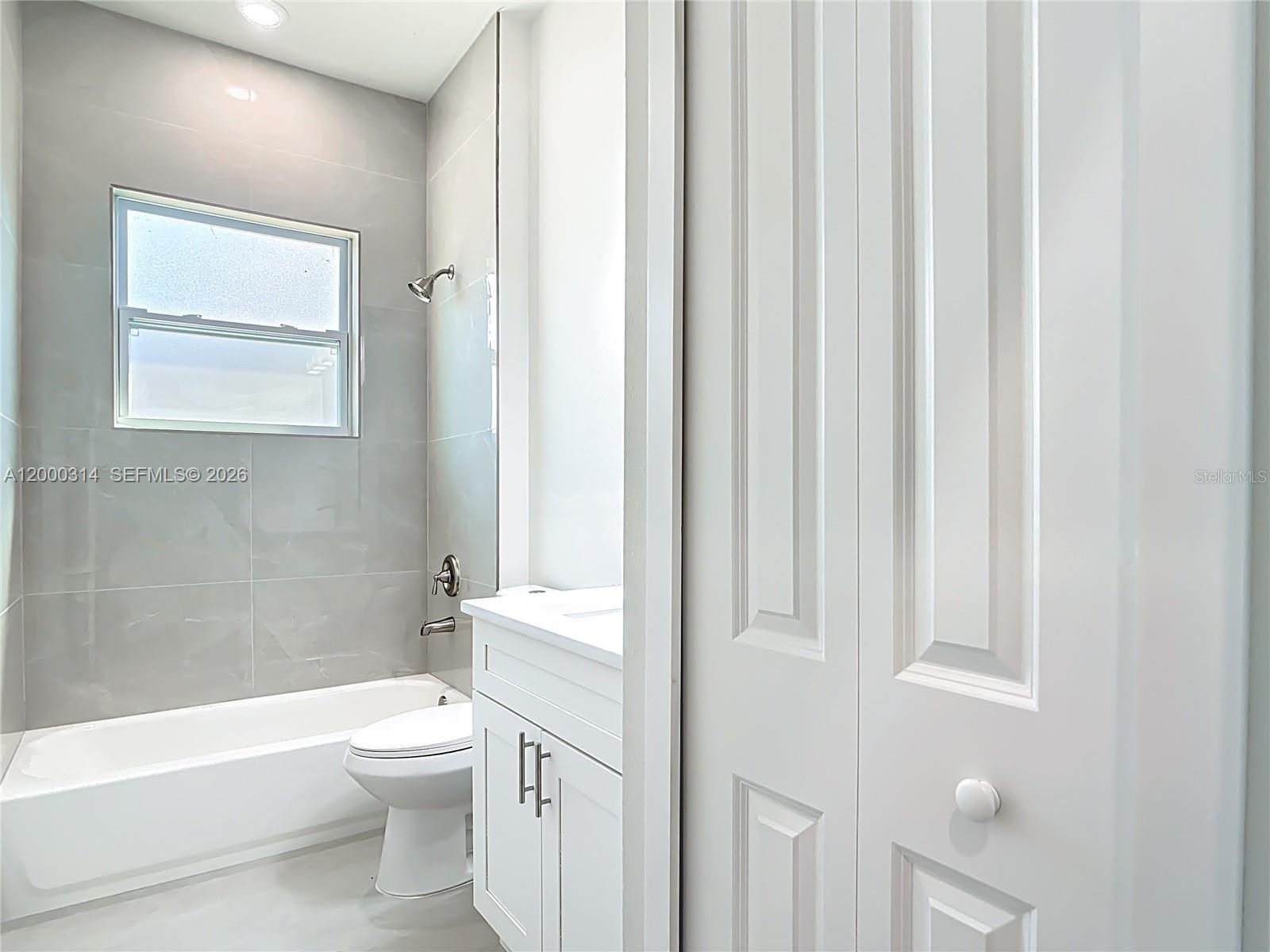 Ver detalles 18374 4 / 3 1695 sq. ft. $ 2026-04-13 0 foto