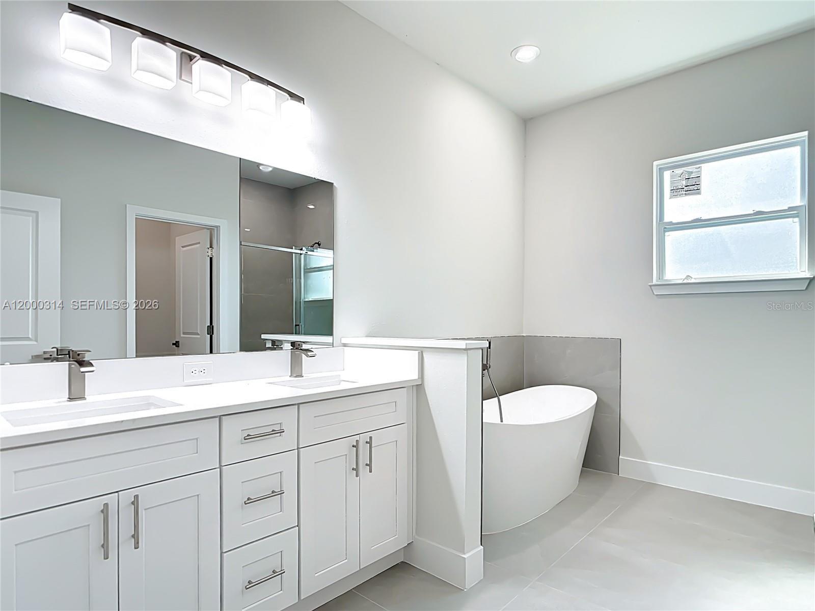 Ver detalles 18374 4 / 3 1695 sq. ft. $ 2026-04-13 0 foto