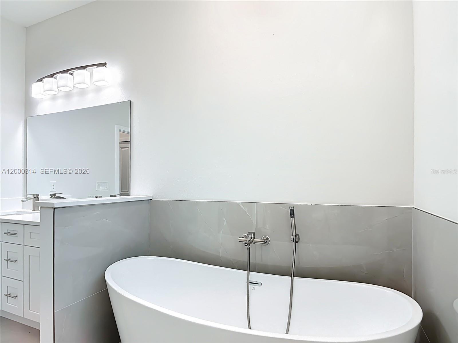 Ver detalles 18374 4 / 3 1695 sq. ft. $ 2026-04-13 0 foto
