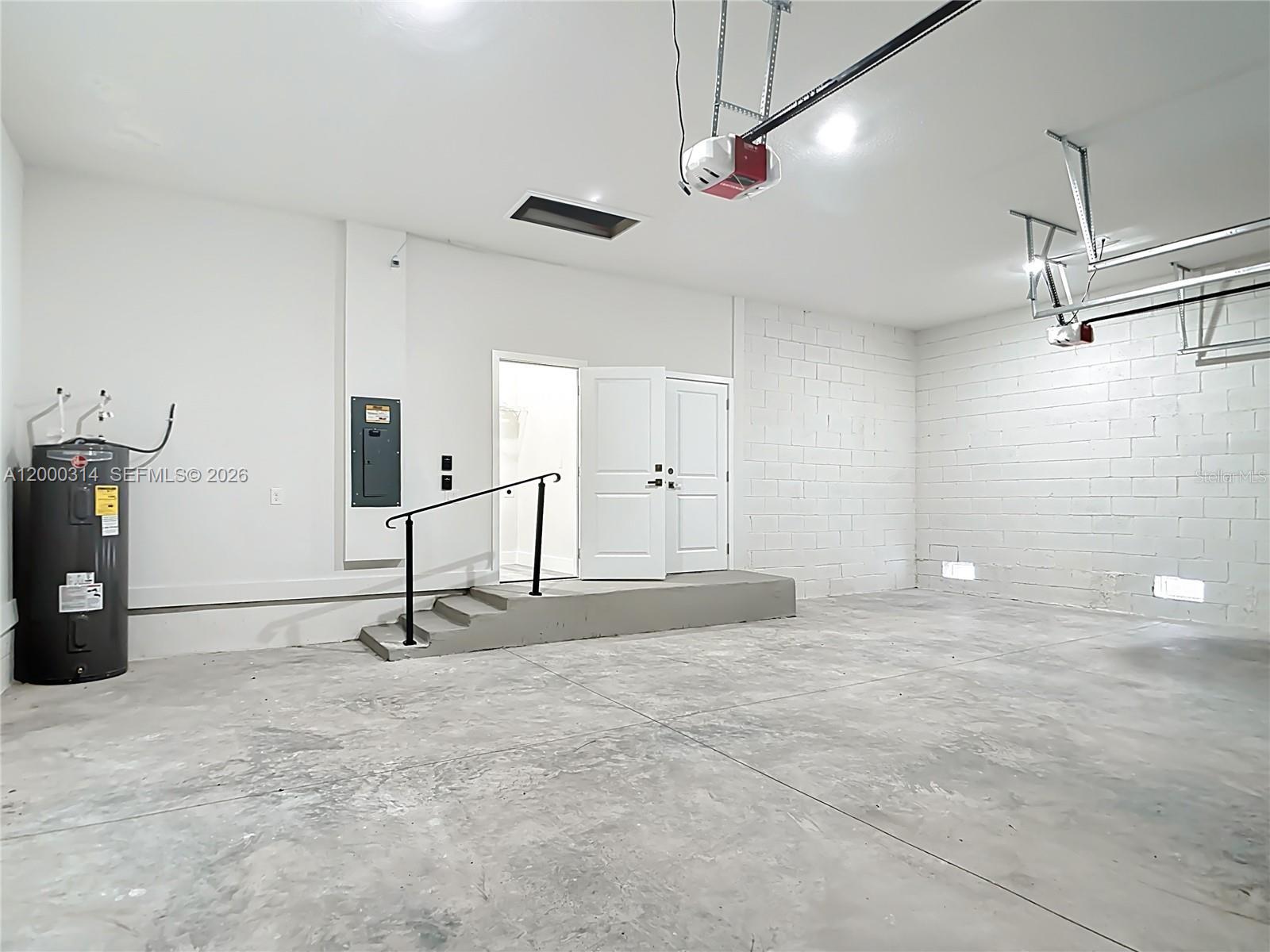 Ver detalles 18374 4 / 3 1695 sq. ft. $ 2026-04-13 0 foto