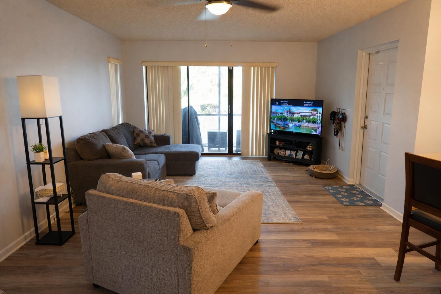 Ver detalles B1 2 / 2 1106 sq. ft. $ 2026-06-19 0 foto