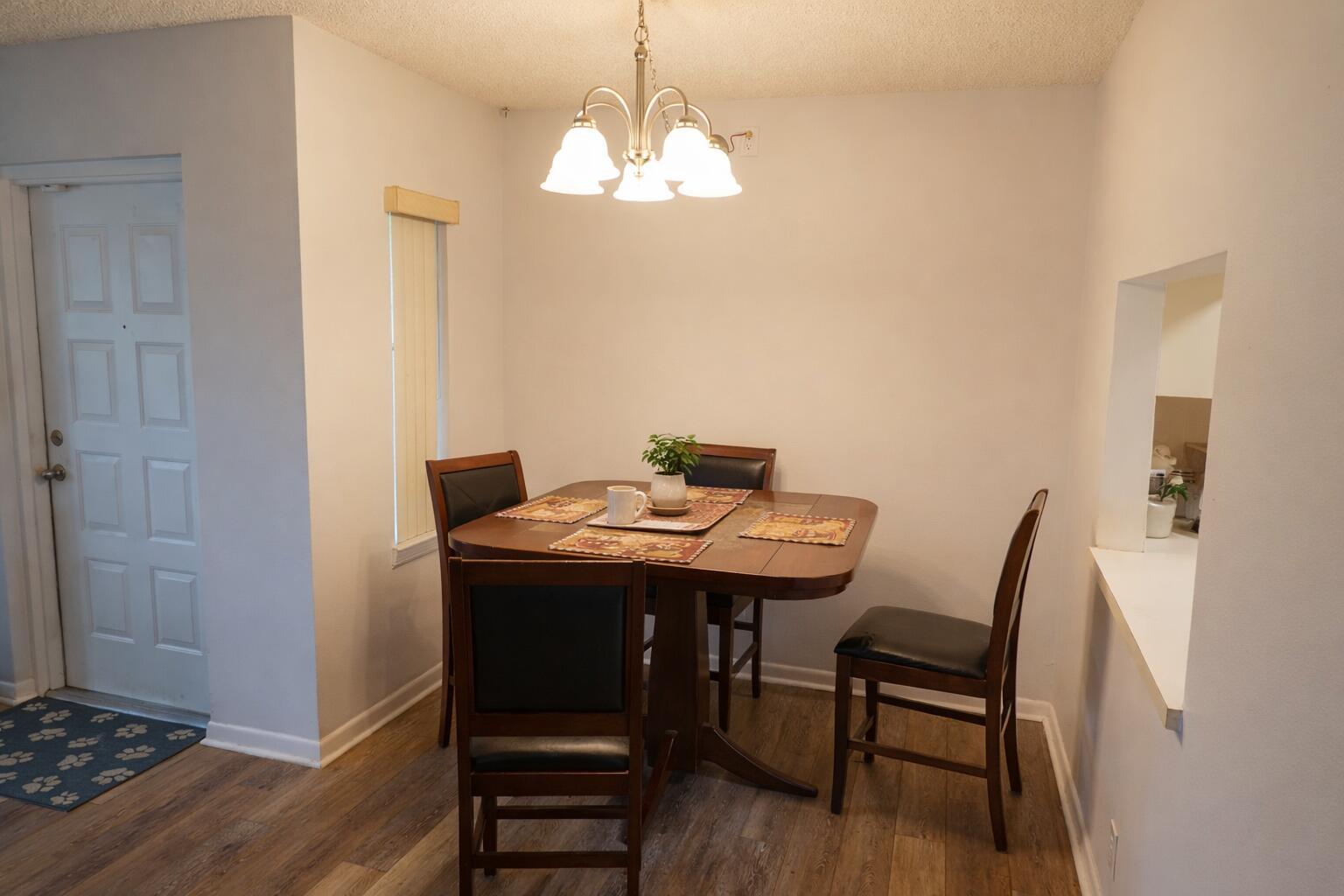 Ver detalles B1 2 / 2 1106 sq. ft. $ 2026-06-19 0 foto