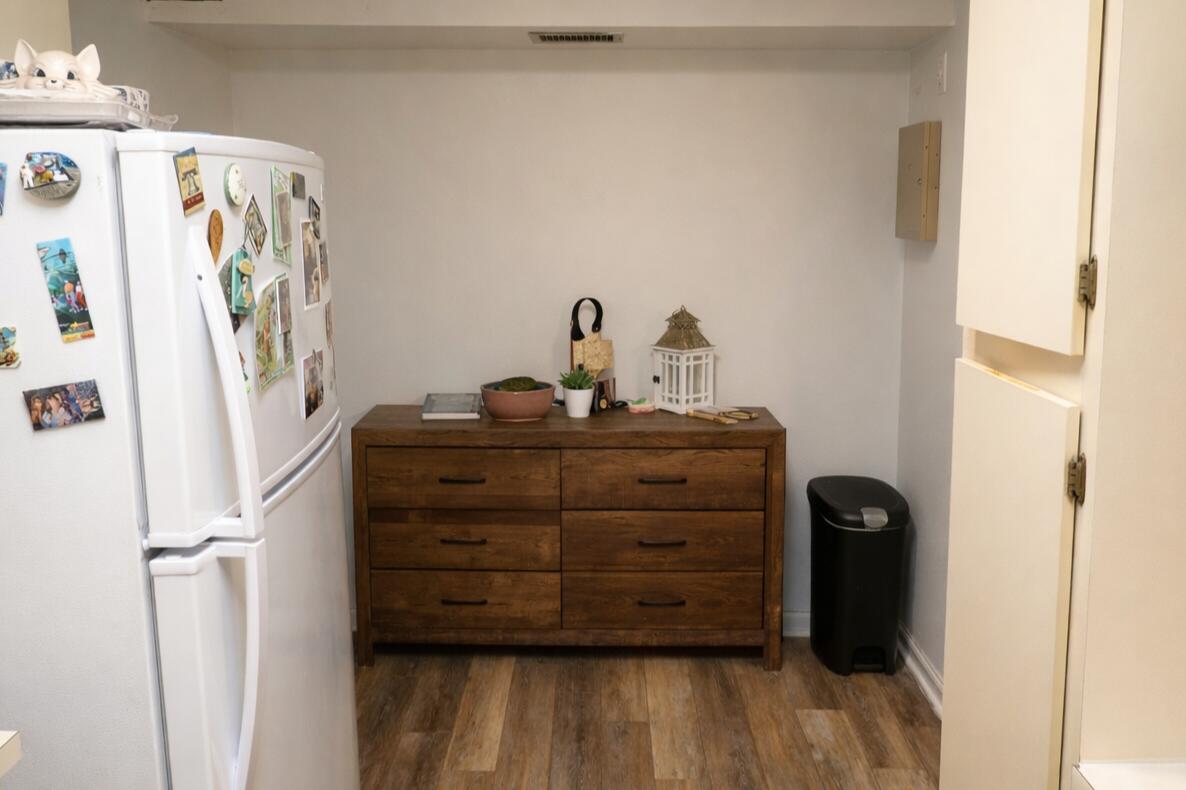 Ver detalles B1 2 / 2 1106 sq. ft. $ 2026-06-19 0 foto