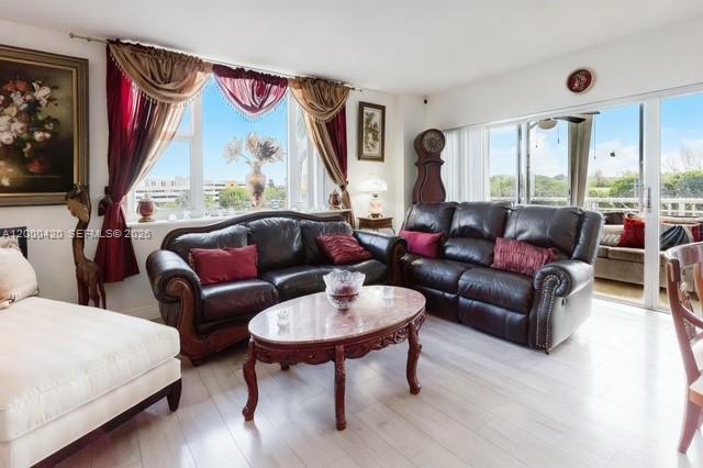 See details 411 2 / 2 1372 sq. ft. $ 2026-05-15 0 Photo