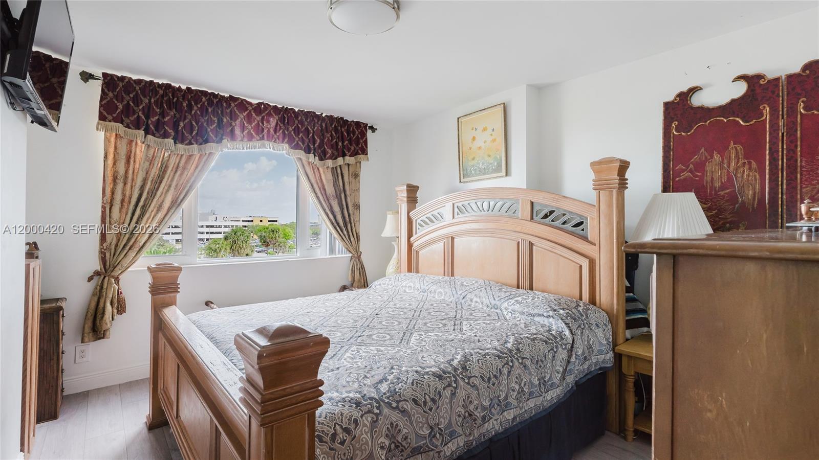 See details 411 2 / 2 1372 sq. ft. $ 2026-05-15 0 Photo
