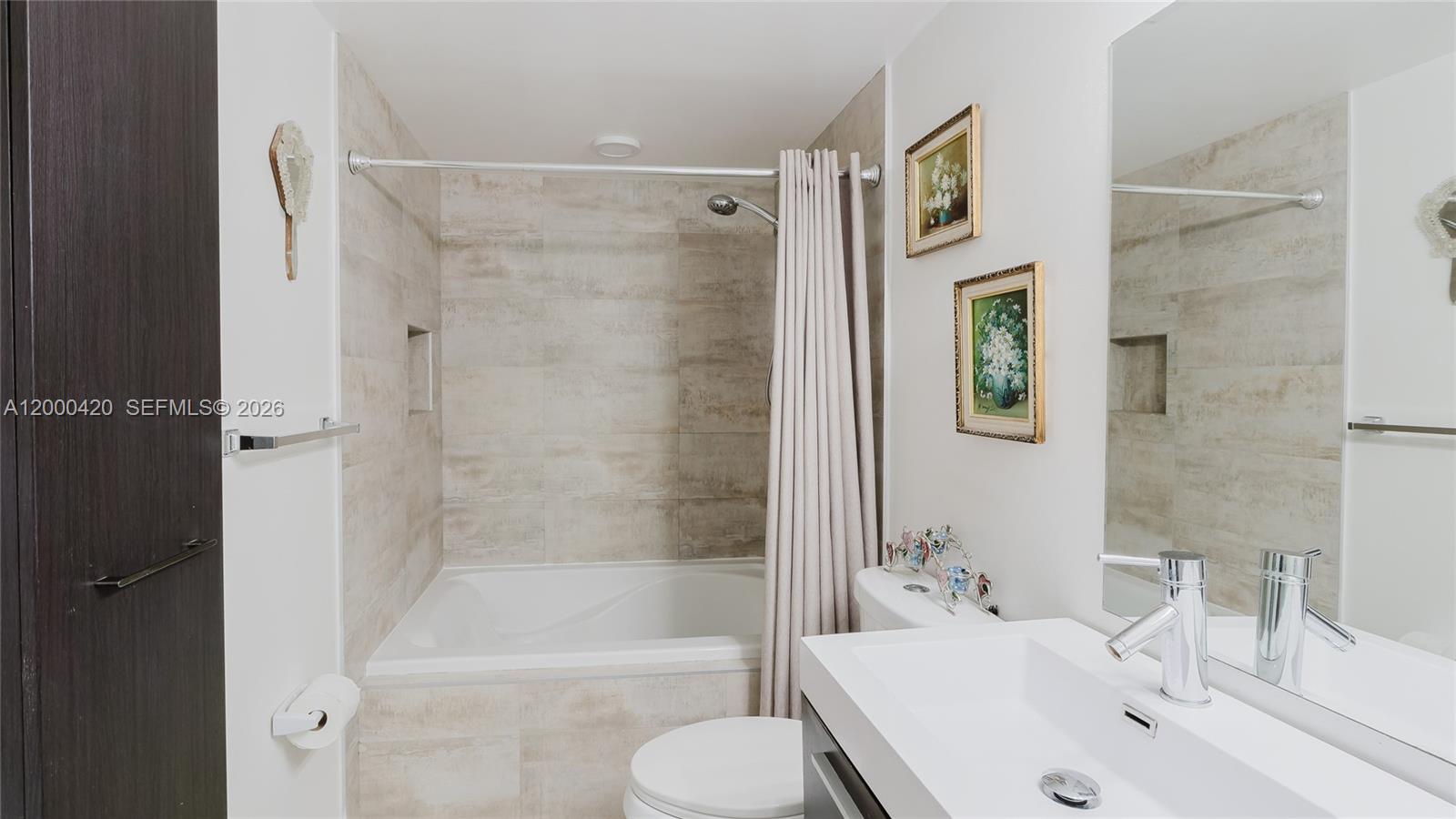 See details 411 2 / 2 1372 sq. ft. $ 2026-05-15 0 Photo