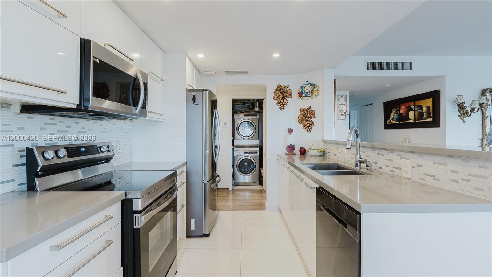 See details 411 2 / 2 1372 sq. ft. $ 2026-05-15 0 Photo